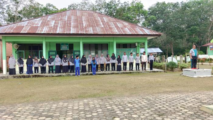'Apel Pembukaan Acara Class Meeting MAN 3 BTH Dibuka Langsung Oleh Kepala Madrasah'