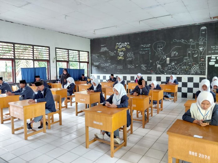 Hari Pertama UMBA MAN 3 Batang Hari Berjalan Lancar,  Kepala madrasah Beri Arahan Ke Murid