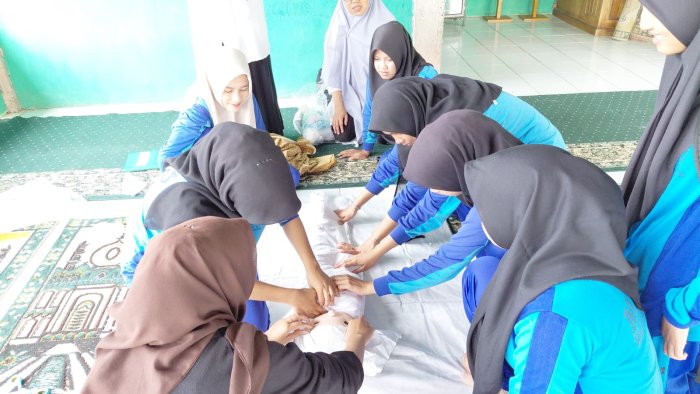 Tak Hanya Teori, Murid Kelas XII MAN 3 Batang Hari Uji Keterampilan Lewat Praktik Tak Hanya Teori, Murid Kelas XII MAN 3 Batang Hari Uji Keterampilan Lewat Praktik