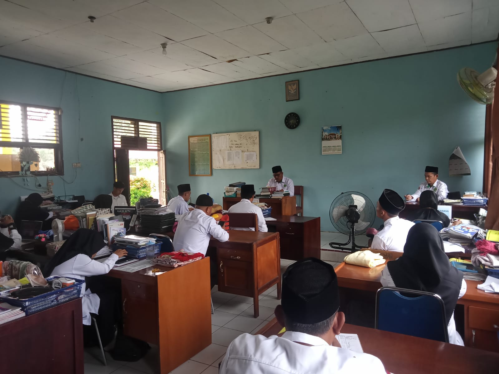 Rakor Pembinaan Pegawai dan Evaluasi Pembelajaran Tahun Ajaran 2025/2026 Rakor Pembinaan Pegawai dan Evaluasi Pembelajaran Tahun Ajaran 2025/2026