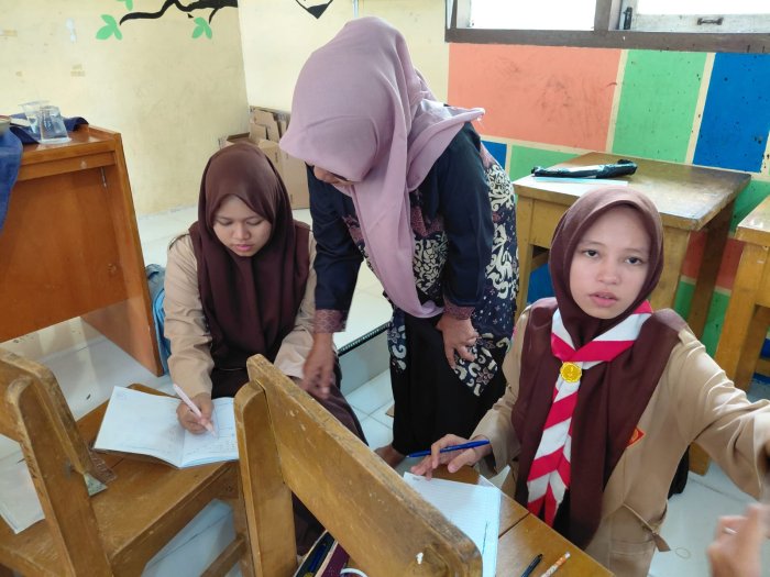 Murid MAN 3 Batang Hari Ikuti Pembelajaran Tata Busana