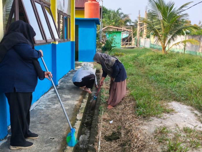 Semangat Gotong Royong Mengakar di MAN 3 Batang Hari, Kepala Madrasah Beri Apresiasi Semangat Gotong Royong Mengakar di MAN 3 Batang Hari, Kepala Madrasah Beri Apresiasi