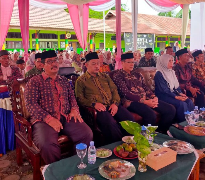 Kepala Madrasah dan Kaur TU Jalin siraturahmi dengan MTsN 2 Batang Hari Lewat Acara Perpisahan Kelas IX MTsN 2 Batang Hari