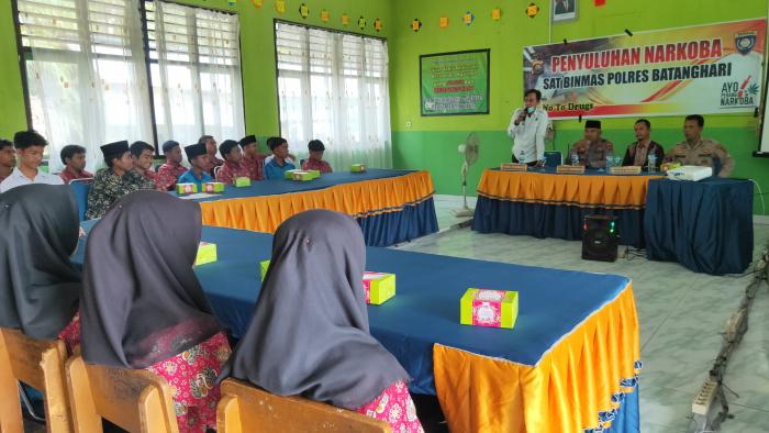 'Siswa MAN 3 Batang Hari ikuti Penyuluhan Narkoba dari Sat Binmas Polres Batang Hari'