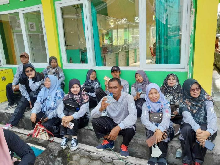 'Keluarga Besar MAN 3 Batang Hari Ikuti Jalan Sehat Kerukunan HAB Kementerian Agama Ke-77'