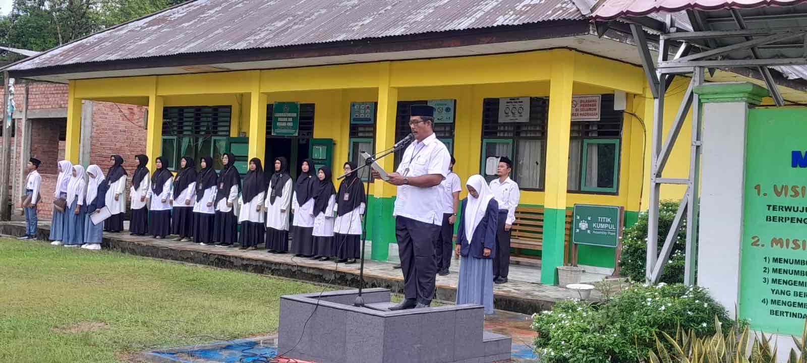‘Kamad : Pentingnya Adab dan Tanggung Jawab dalam Menuntut Ilmu’ ‘Kamad : Pentingnya Adab dan Tanggung Jawab dalam Menuntut Ilmu’