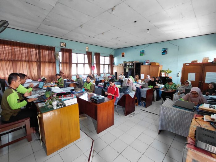 Jelang Pembagian Rapor, MAN 3 Batang Hari Gelar Rapat Kenaikan Kelas Jelang Pembagian Rapor, MAN 3 Batang Hari Gelar Rapat Kenaikan Kelas