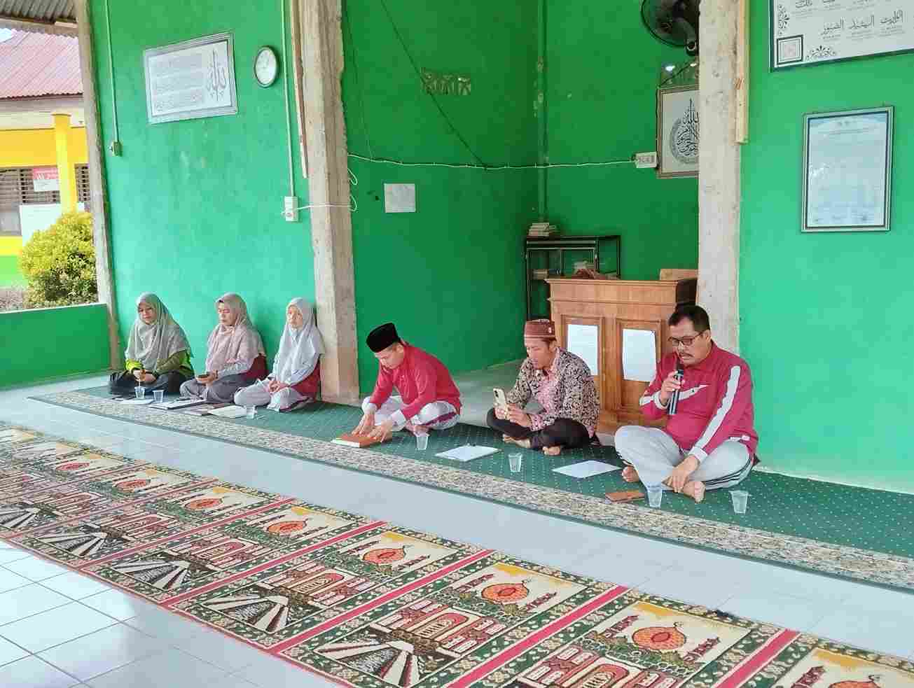 Ketua Komite MAN 3 Batang Hari Pimpin Rapat Dengan Wali Peserta Didik Kelas XII