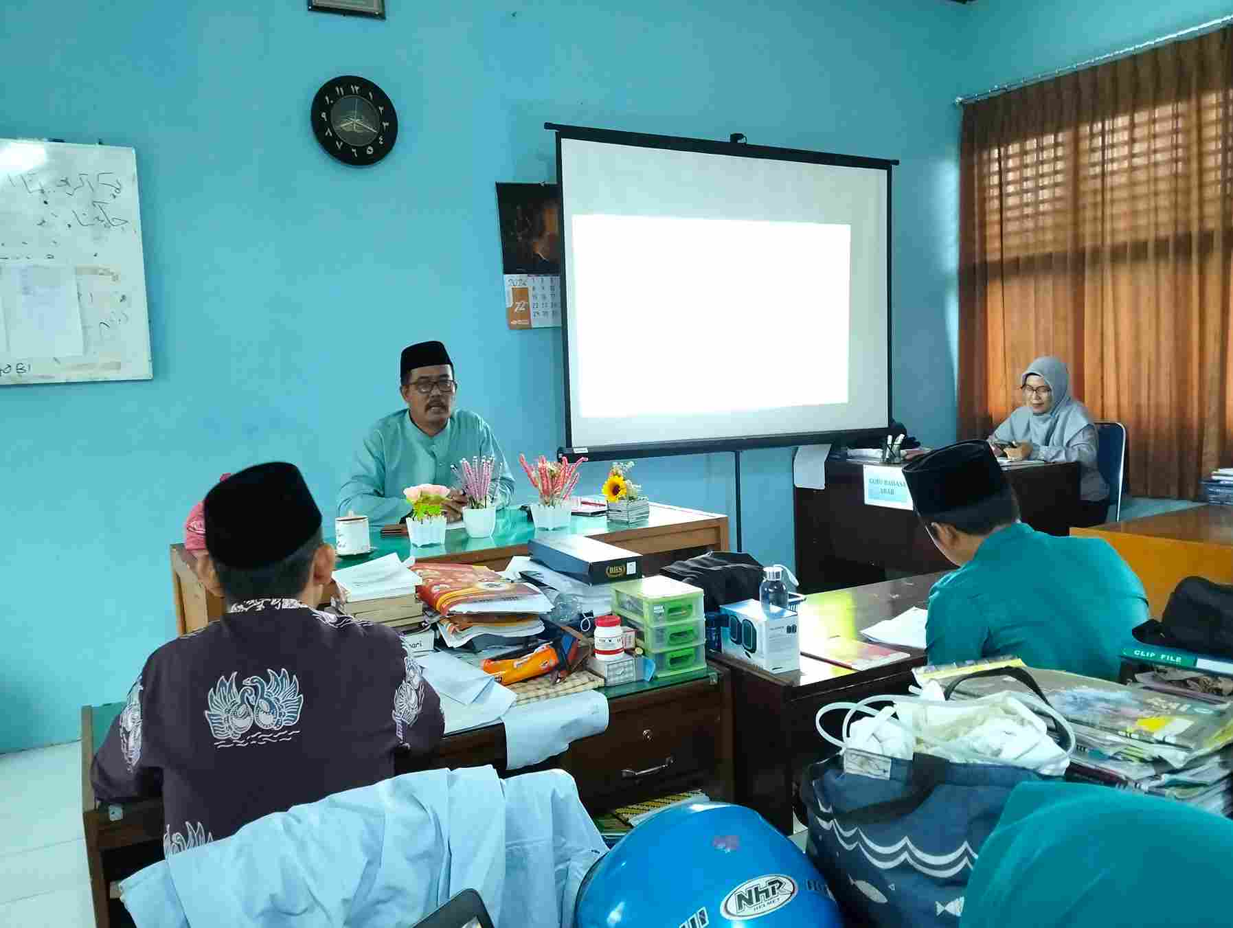 Awali Semester Genap, MAN 3 Batang Hari Gelar Rapat Koordinasi Pendidik dan Tenaga Kependidikan