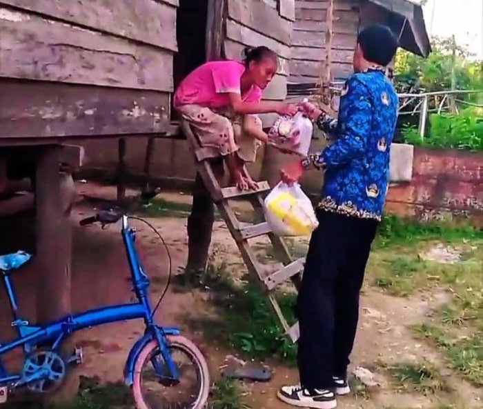 Reza Pahlefi, Pegawai MAN 3 Batang Hari Lulus PPPK Tahap 2 dan Wujudkan Syukur Lewat Aksi Sosial