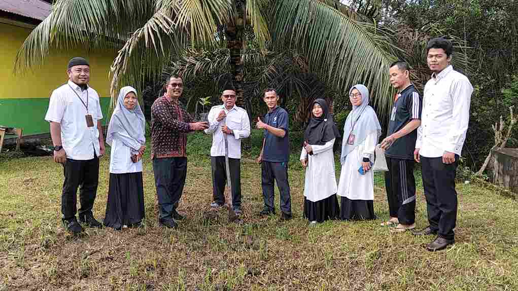 Dukung Keseimbangan Ekosistem, MAN 3 Batang Hari Lakukan Gerakan Penanaman 1 Juta Pohon Matoa Pada Peringatan Hari Bumi 