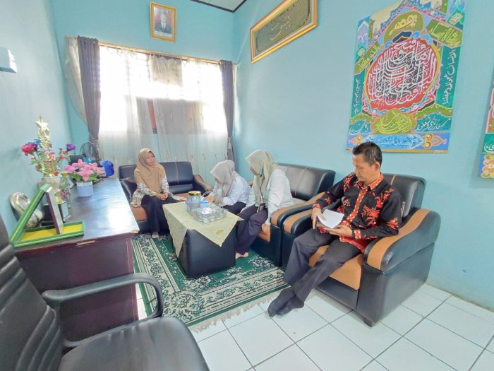 Inspeksi Tempat Tempat Umum, Tim PKM Puji MAN 3 Batang Hari 