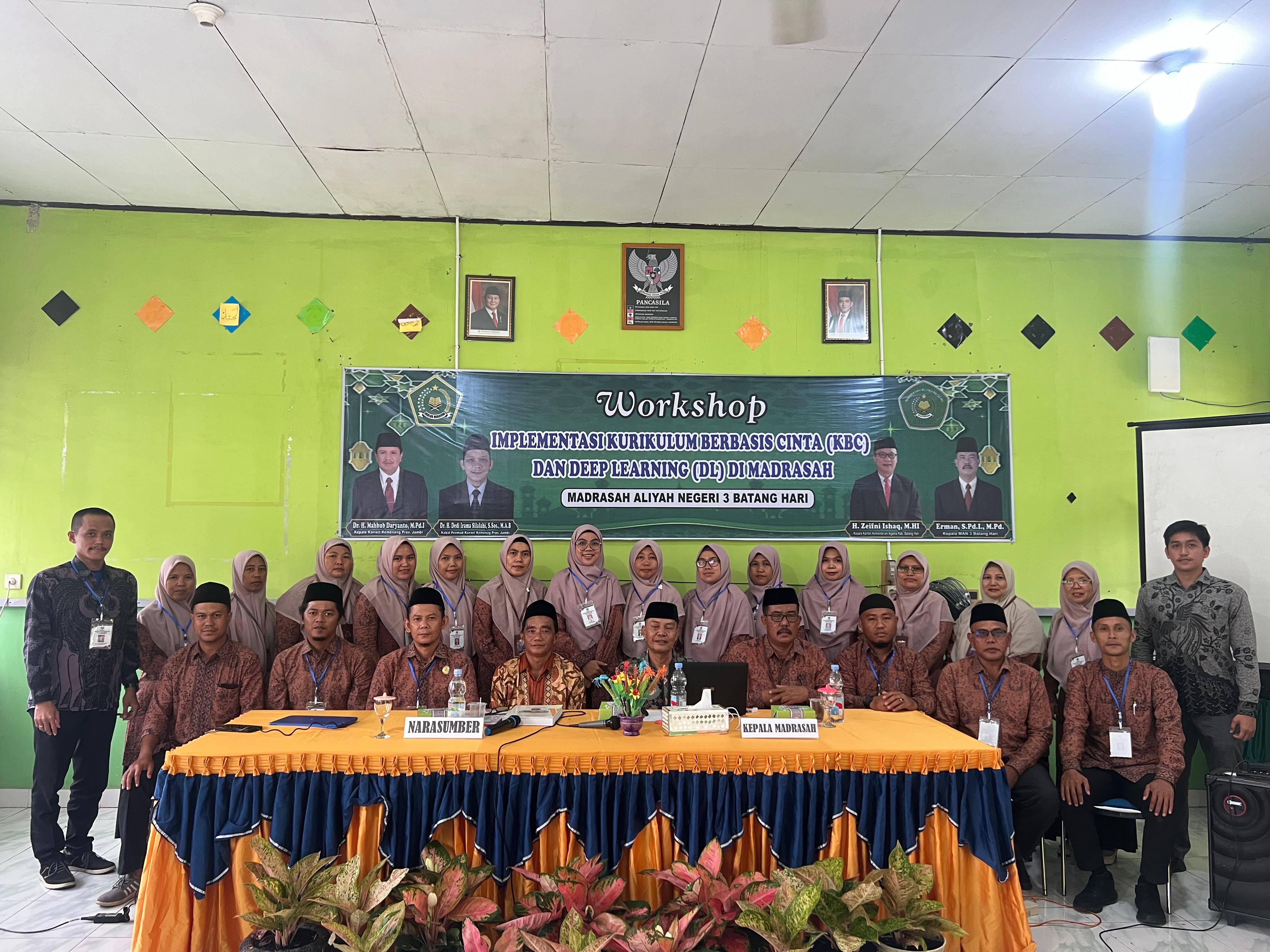 Guru MAN 3 Batang Hari Ikuti Workshop KBC, Deep Learning, dan Analisis Administrasi PBM