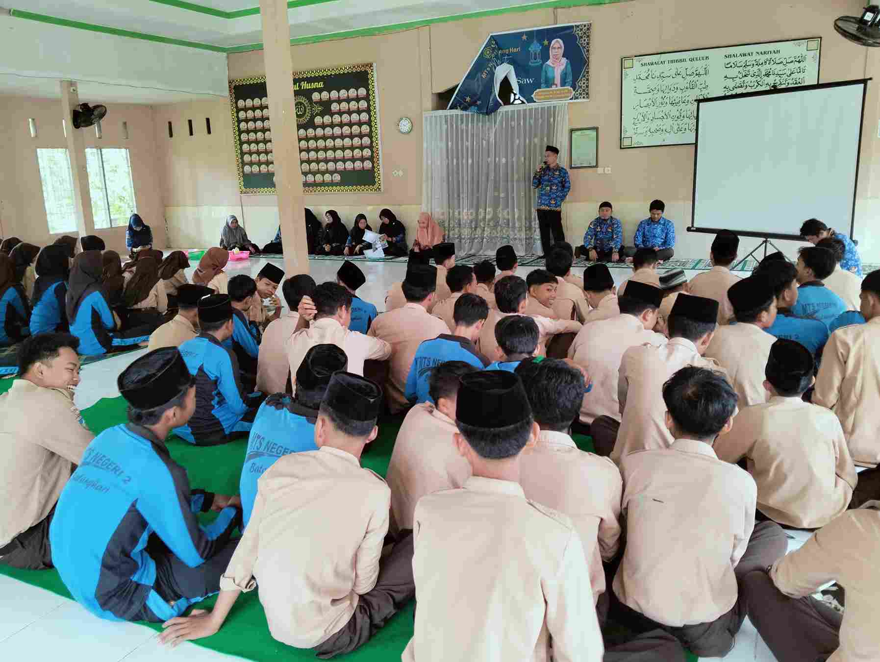 Tim Sosialisasi PPDB MAN 3, Sambangi Peserta Didik Kelas IX Mts Negeri 2 Batang Hari Tim Sosialisasi PPDB MAN 3, Sambangi Peserta Didik Kelas IX Mts Negeri 2 Batang Hari
