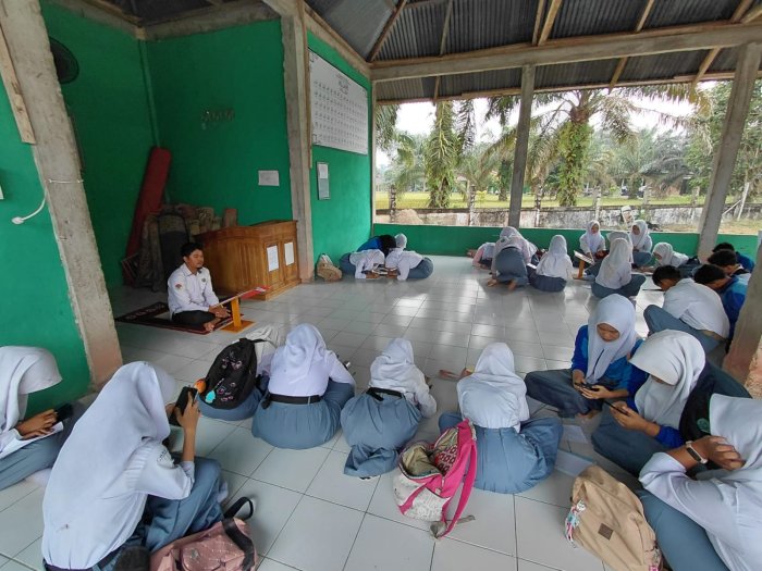Ujian Praktik BTQ Warnai Kegiatan Pasca Asesmen di MAN 3 Batang Hari Ujian Praktik BTQ Warnai Kegiatan Pasca Asesmen di MAN 3 Batang Hari
