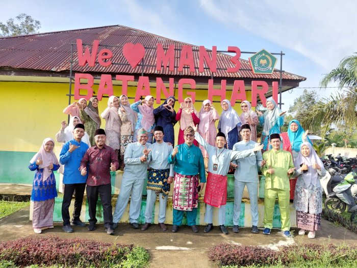 Kisah R.A. Kartini Disampaikan dalam Upacara Hari Kartini di MAN 3 Batang Hari Kisah R.A. Kartini Disampaikan dalam Upacara Hari Kartini di MAN 3 Batang Hari