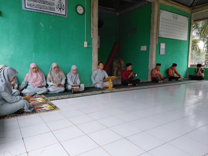 Awali Jumat Pertama Bulan Agustus, MAN 3 Batang Hari Laksanakan Pembacaan Surat Al-Kahfi