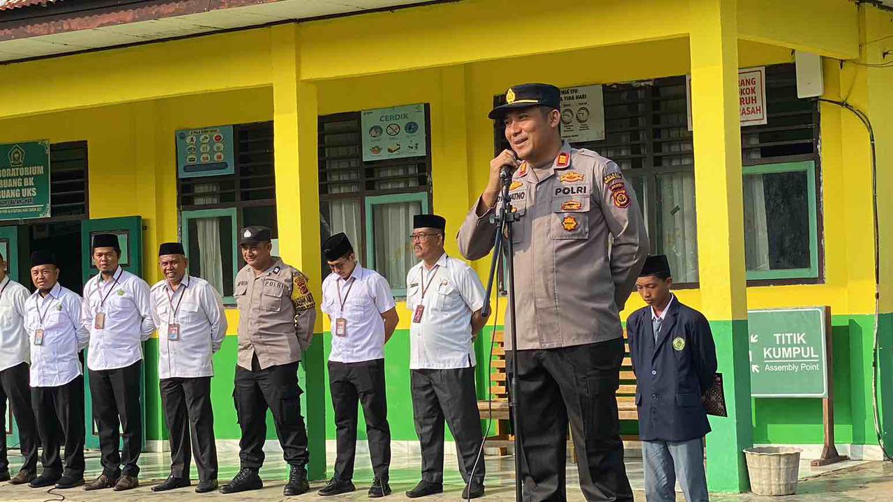 'Kapolsek Muara Bulian : AKP Dwiyatno, Pikul Harapan Orang Tua Tanamkan 3 Kunci Kesuksesan ini'