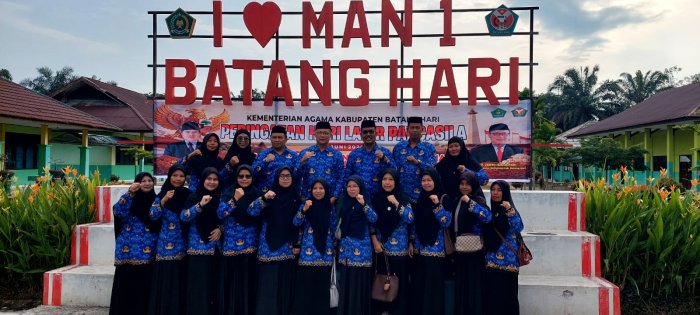 Momentum Hari Lahir Pancasila, ASN MAN 3 Batang Hari Teguhkan Komitmen Persatuan Bangsa Momentum Hari Lahir Pancasila, ASN MAN 3 Batang Hari Teguhkan Komitmen Persatuan Bangsa