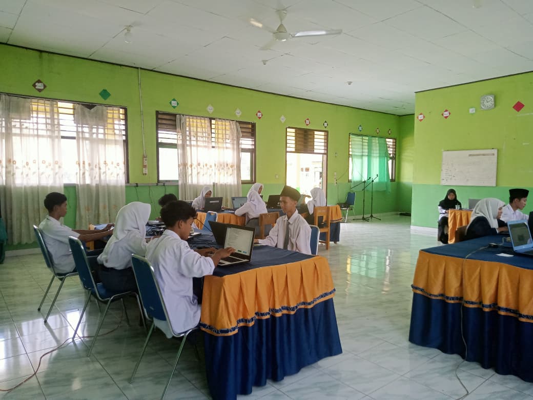 Pelaksanaan ANBK di MAN 3 Batang Hari Berjalan dengan Lancar Pelaksanaan ANBK di MAN 3 Batang Hari Berjalan dengan Lancar