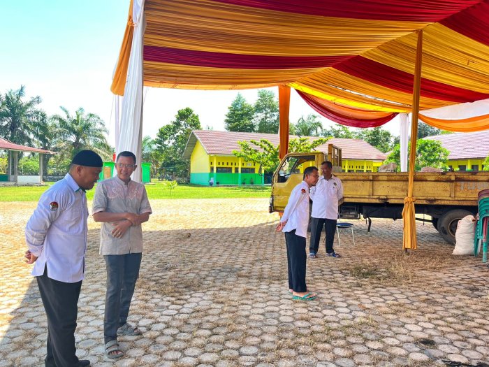 Persiapan Perpisahan Kelas Xll Kian Matang, Ketua panitia dan Kepala Madrasah Beru Dukungan Penuh. Persiapan Perpisahan Kelas Xll Kian Matang, Ketua panitia dan Kepala Madrasah Beru Dukungan Penuh.