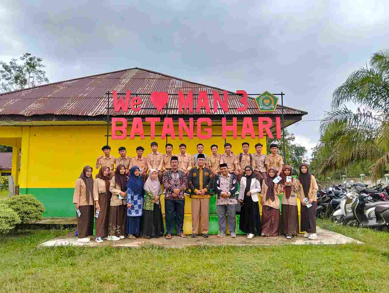 MAN 3 Batang Hari Terima Kunjungan Sosialiasi PMB ITSNU Jambi MAN 3 Batang Hari Terima Kunjungan Sosialiasi PMB ITSNU Jambi