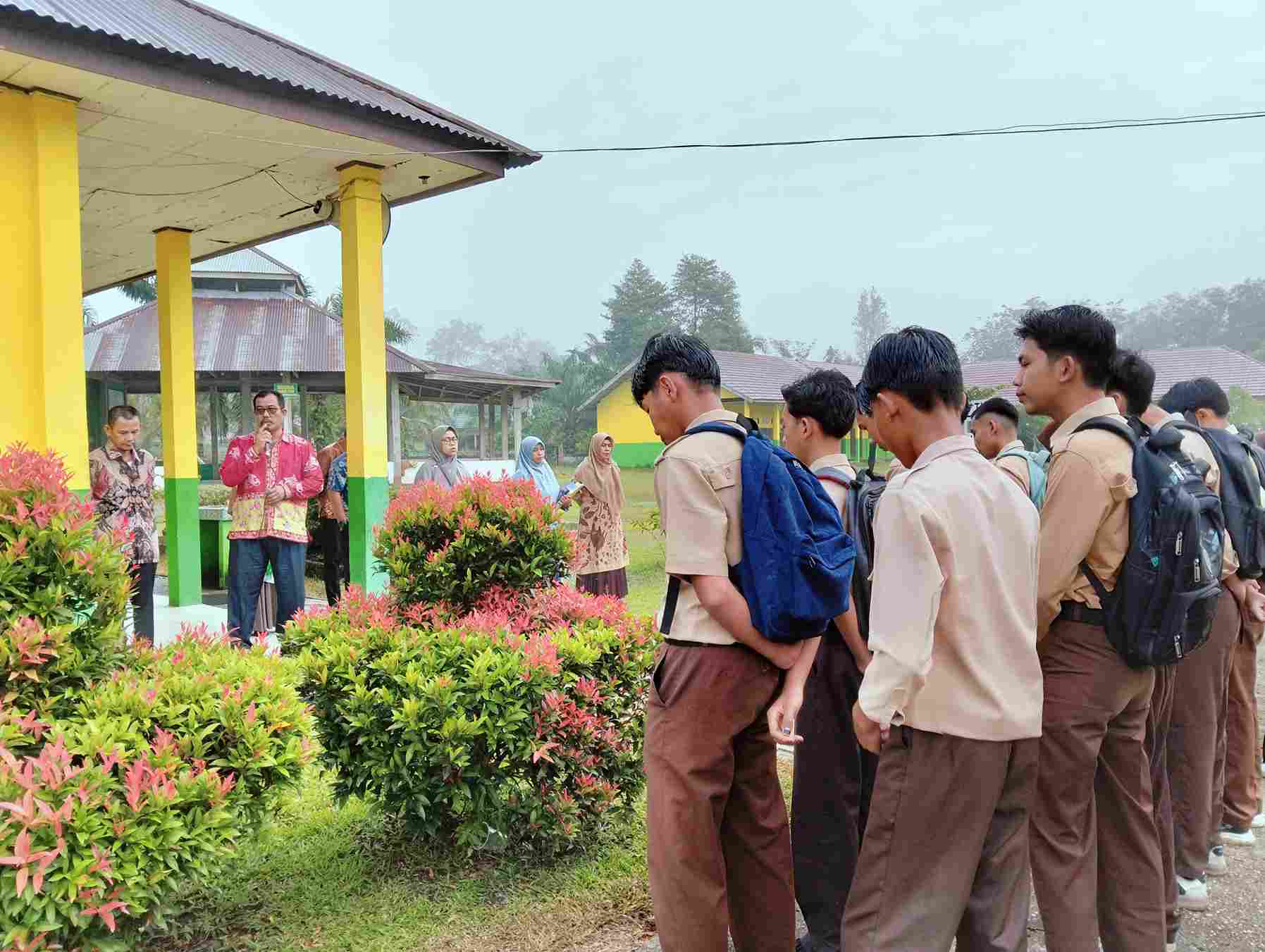 Kamad Buka Secara Resmi Pelaksanaan ASAS Genap Tahun Ajaran 2024/2025 bagi Kelas XII