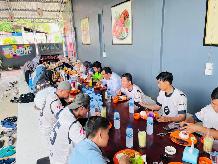 Wujud Rasa Syukur, Pegawai MAN 3 Batang Hari Adakan Tasyakuran Lulus PPPK II Wujud Rasa Syukur, Pegawai MAN 3 Batang Hari Adakan Tasyakuran Lulus PPPK II