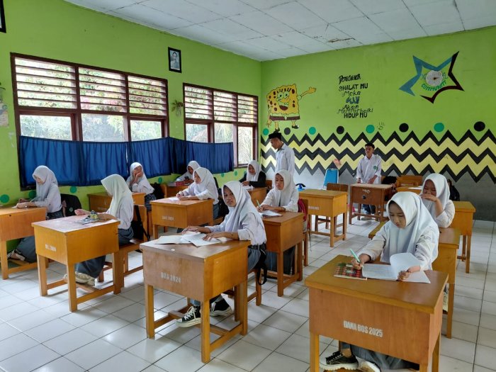 Hari Pertama Belajar di hari kelima Ramadan, Murid MAN 3 Batang Hari Tunjukan Dedikasi Tinggi