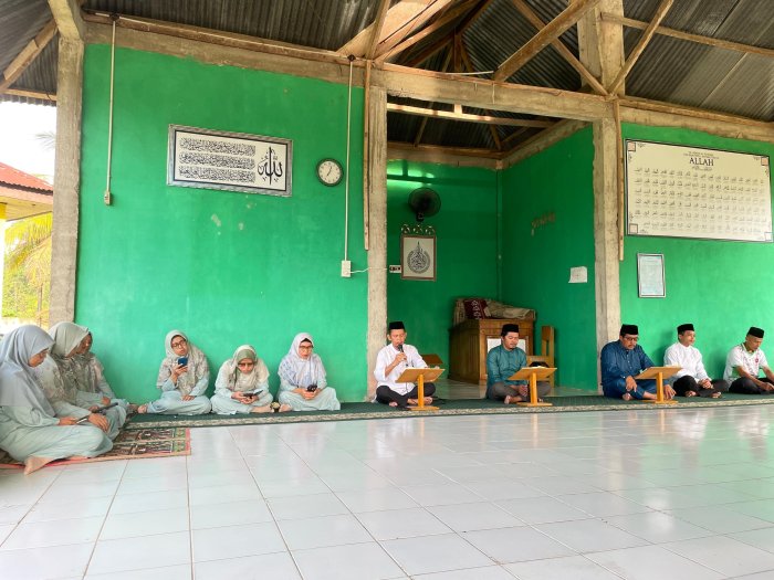 MAN 3 Batang Hari Laksanakan Pembacaan Yasin dan Tahlil untuk Almarhum Drs. H. Mohd. Damiri