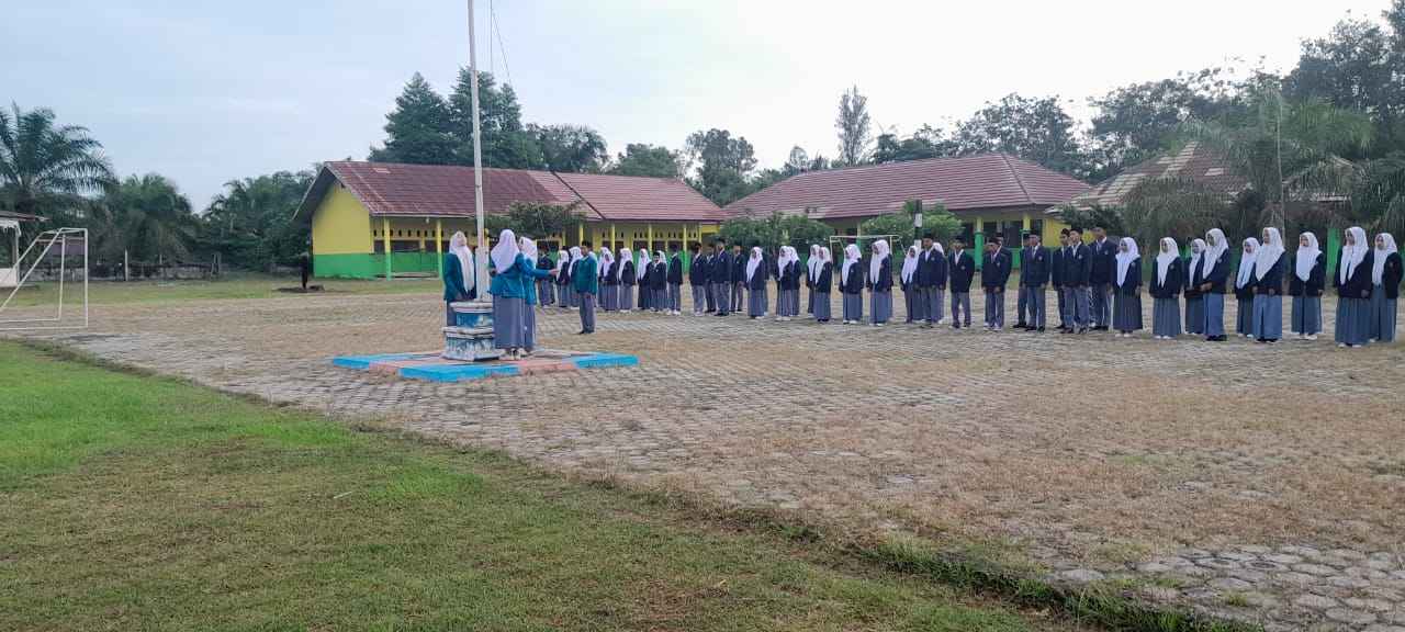 MAN 3 Batang Hari Jadikan Upacara Sebagai Sarana Edukasi Karakter Peserta Didik