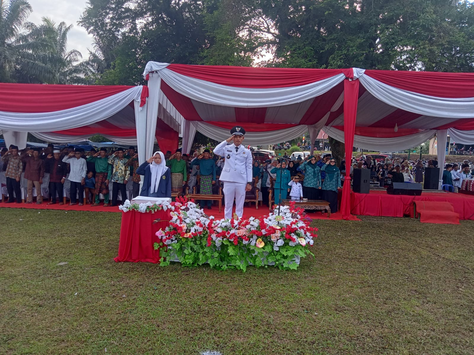 MAN 3 Batang Hari Berperan dan Aktif pada Upacara Peringatan HUT-80 Kemerdekaan RI di Desa Pasar Terusan MAN 3 Batang Hari Berperan dan Aktif pada Upacara Peringatan HUT-80 Kemerdekaan RI di Desa Pasar Terusan