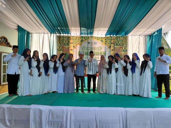 Tim Salawat MAN 3 Batang Hari Meriahkan Pembukaan Nuzulul Quran  di Desa Pasar Terusan