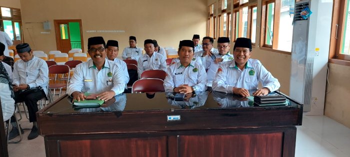 Perkuat Mutu Pendidikan Kepala MAN 3 Batang Hari Hadiri Rakor di Kantor Kemenag