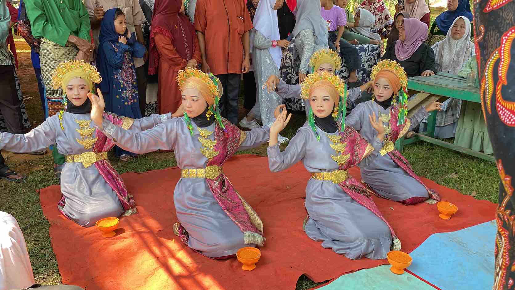 â€˜Melanglang Buana, Sanggar Tari MAN 3 Batang Hari Tampil Memukauâ€™