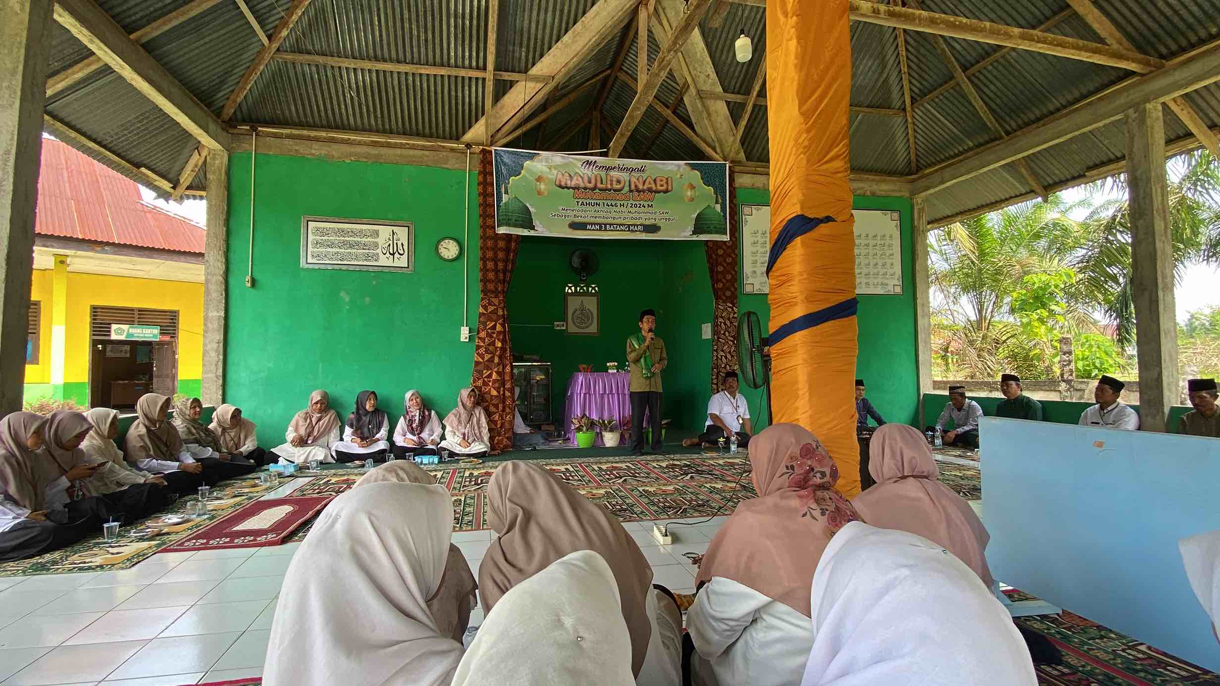 Teladani Akhlak Rasulullah SAW, MAN 3 Batang Hari Gelar Peringatan Maulid Nabi Muhammad SAW 1446 H