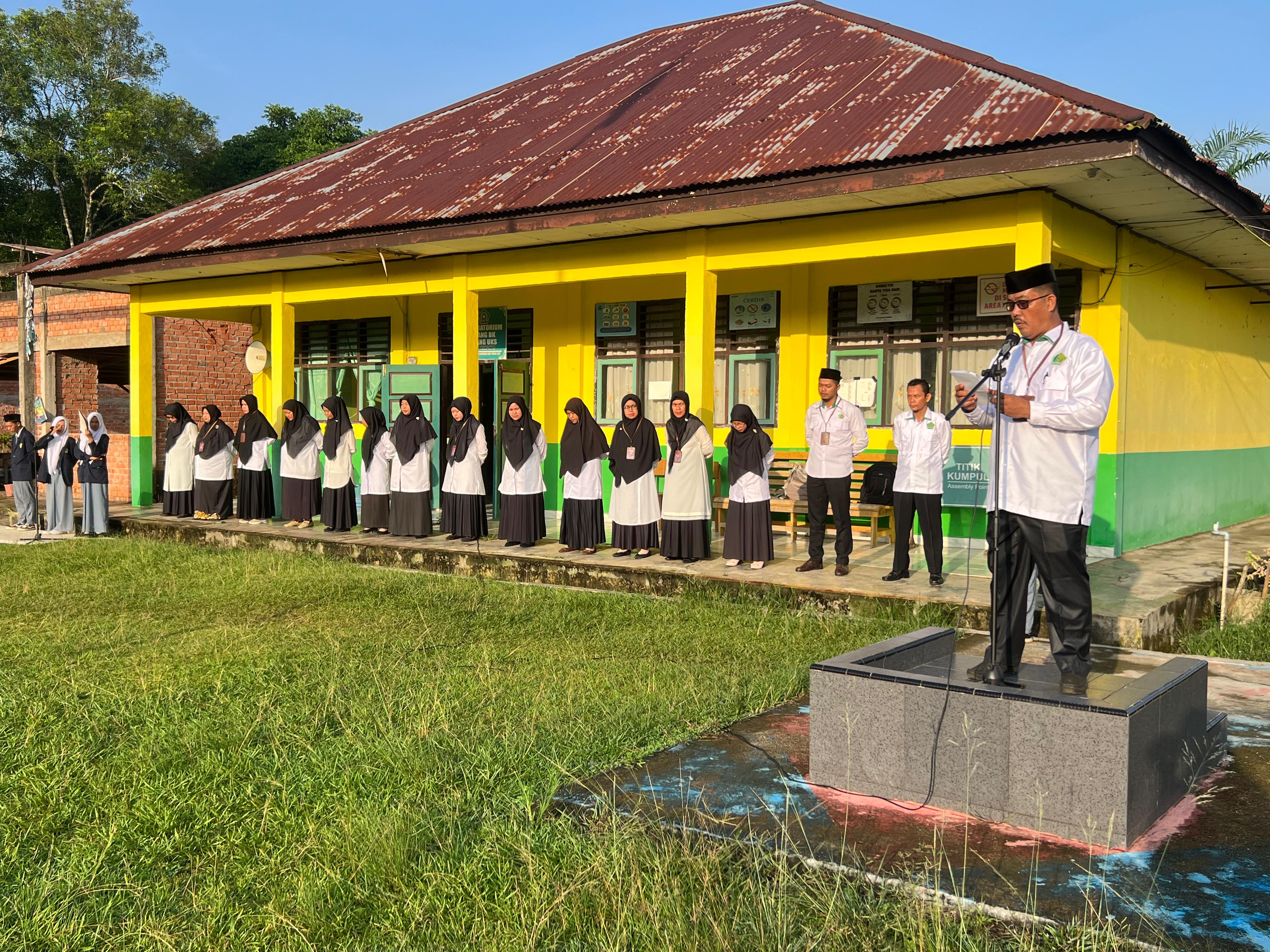 MAN 3 Batang Hari Adakan Upacara Untuk Peringati Hari Lahir Pancasila