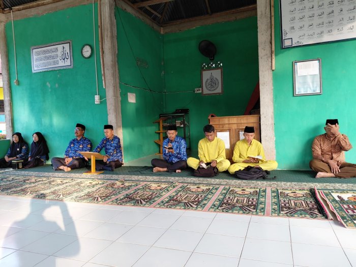 Raih Keberkahan, MAN 3 Batang Hari Gelar Baca Yasin di Musala