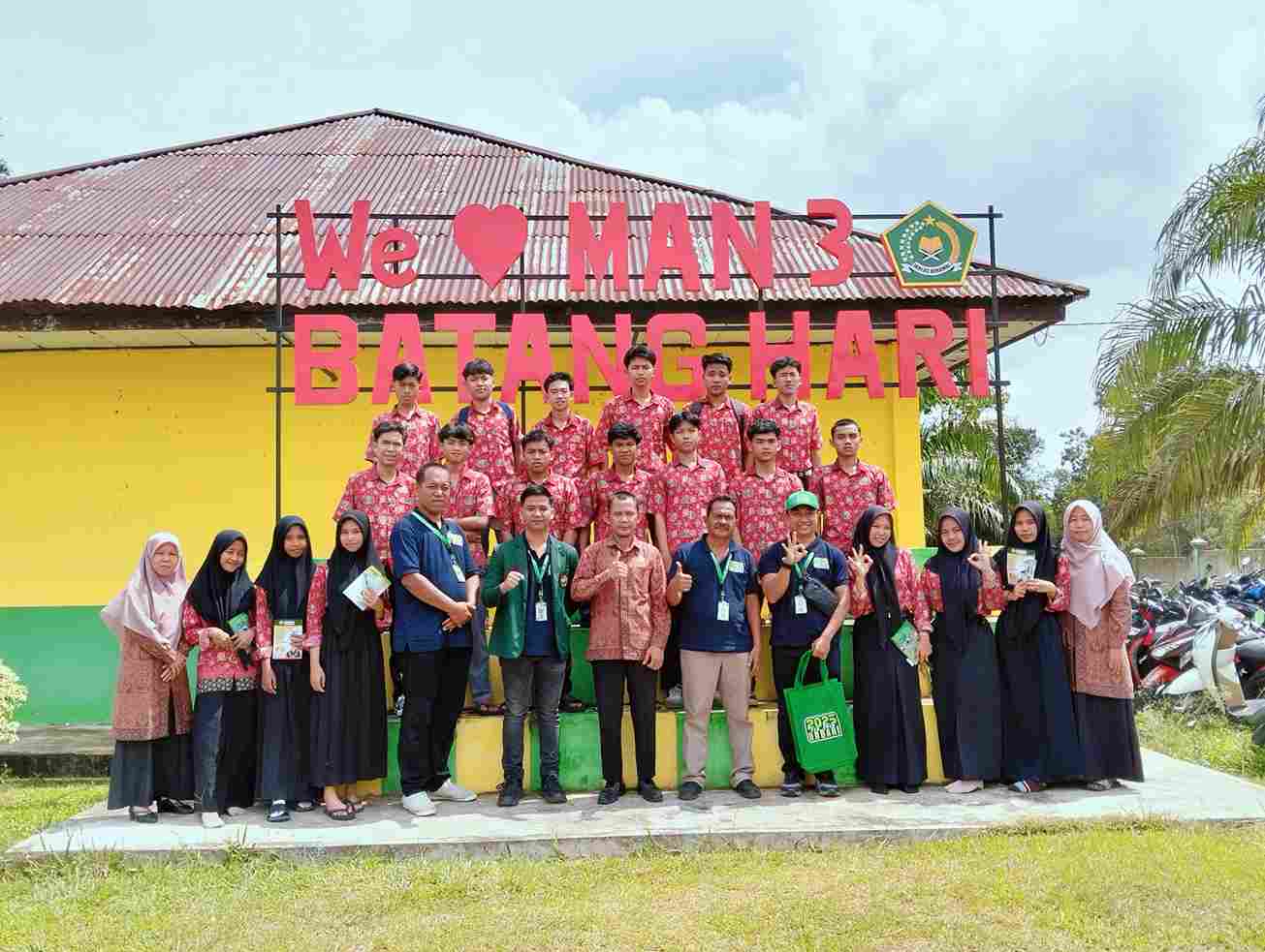 Tim Sosialisasi PMB UNBARI Sambangi Peserta Didik Kelas XII MAN 3 Batang Hari