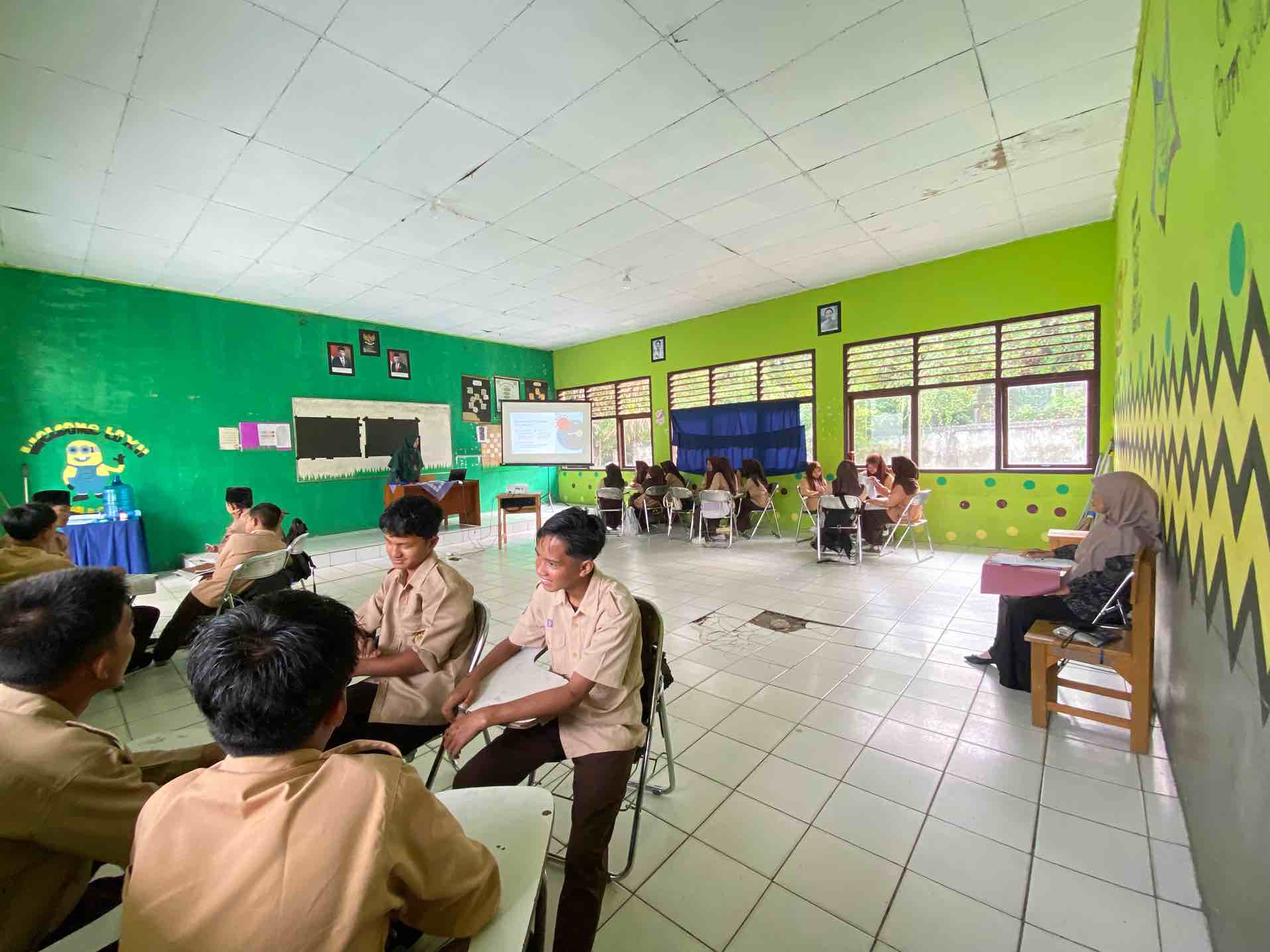 â€˜Supervisi Pembelajaran, Guru Biologi Ajarkan Materi Tentang Virusâ€™