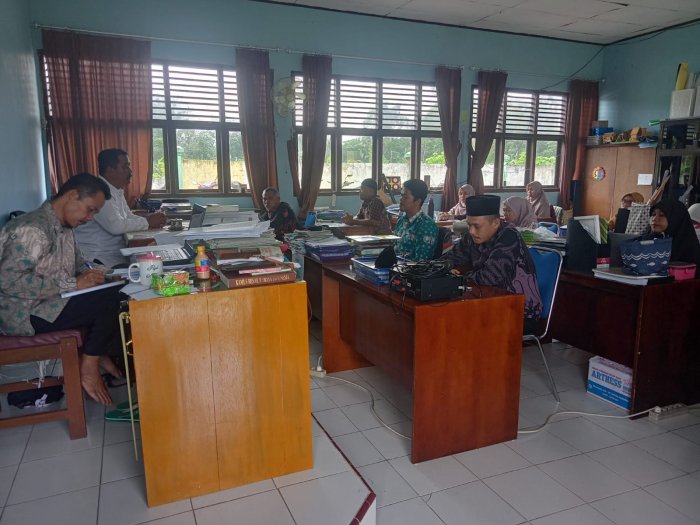 MAN 3 Batang Hari Gelar Rapat Persiapan Program Madrasah Asri