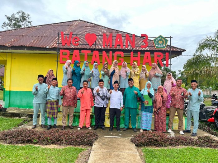 MAN 3 Batang Hari Terima Kunjungan Kabid Penmad dan Tim untuk Monev MA Plus Keterampilan dan BOS