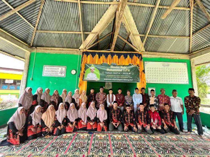 MAN 3 Batang Hari Peringati Maulid Nabi dengan Khidmat
