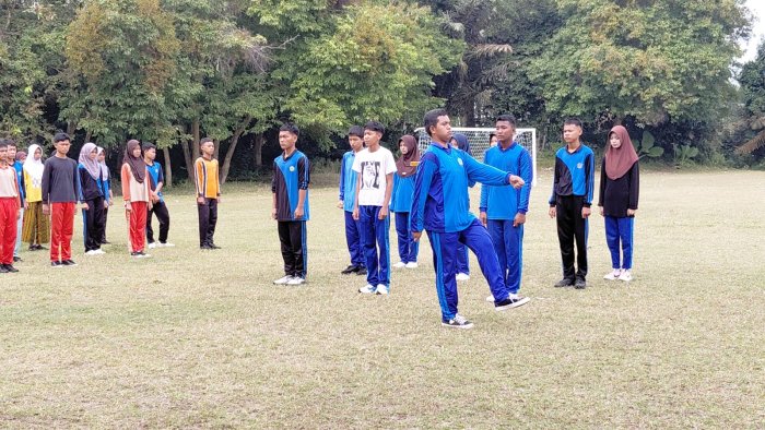 MAN 3 Batang Hari dan MTsN 2 Batang Hari Gelar Latihan Gabungan Persiapan HUT ke-81 Kemerdekaan RI