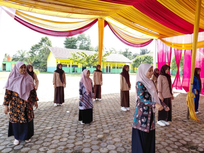Tim Senam Melayu Nusantara MAN 3 Batang Hari Sosialisasikan Ke Murid, Kepala Madrasah  Beri Apresiasi