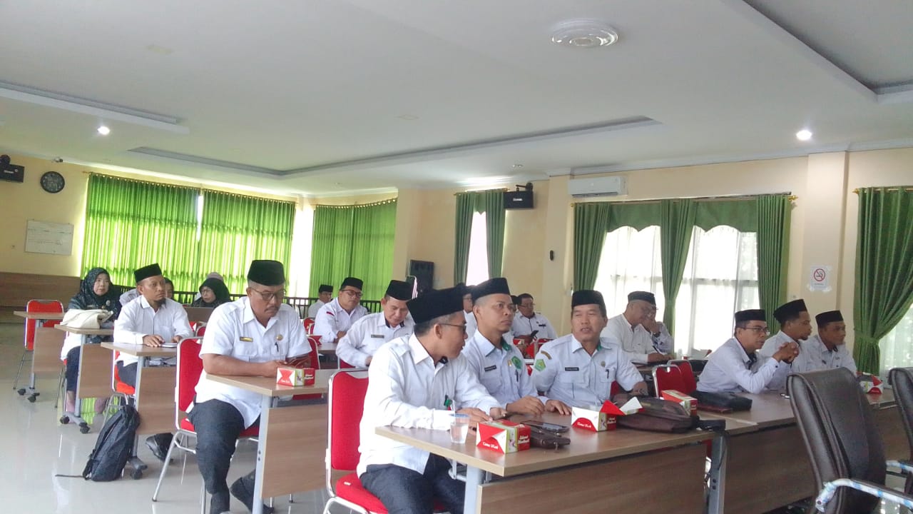 'Kamad MAN 3 Batang Hari Ikuti Rakernas Kementerian Agama RI Tahun 2024 Secara Daring'
