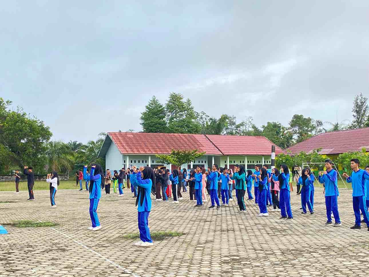 Jumat Sehat, Kamad : Senam Bersama Jaga Kebersamaan dan Kebugaran