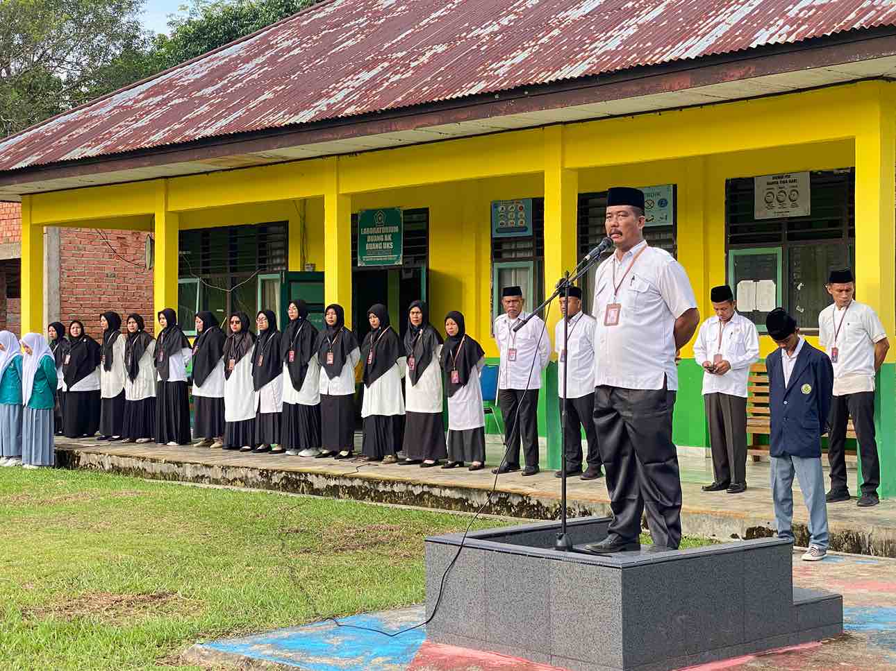 Bertindak Sebagai Pembina Upacara, Begini Amanat Kepala Madrasah