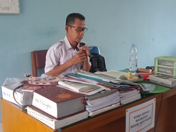 Suasana Religius: Meraih keberkahan dengan Alquran. Suasana Religius: Meraih keberkahan dengan Alquran.