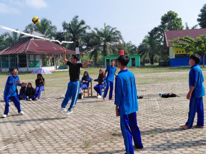 Di Bawah Terik Matahari, Semangat Class Meeting MAN 3 Batang Hari Makin Seru Di Bawah Terik Matahari, Semangat Class Meeting MAN 3 Batang Hari Makin Seru